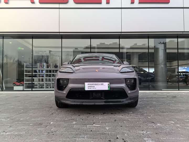 Фото 5 - Porsche Macan EV