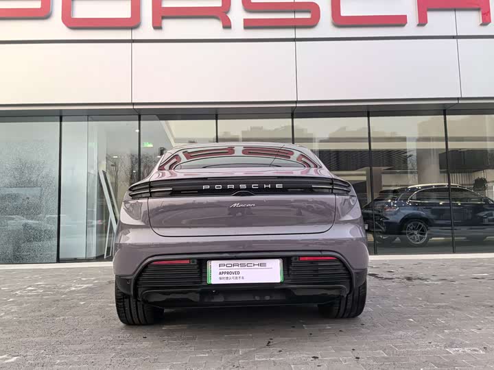 Фото 9 - Porsche Macan EV