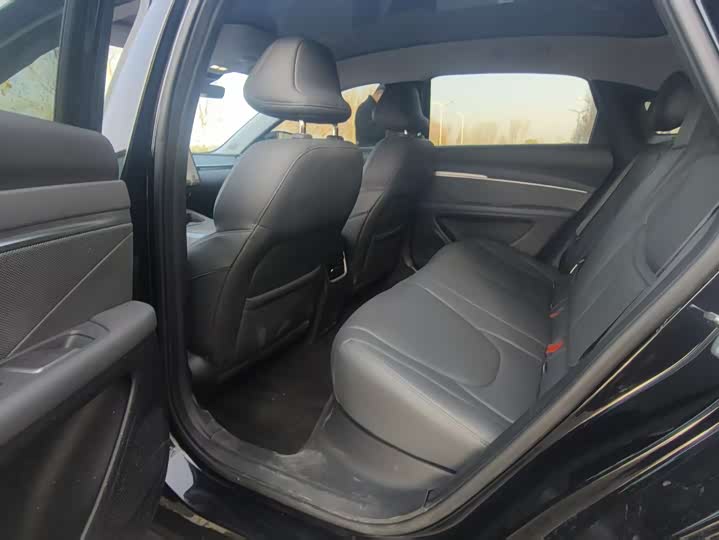 Фото 8 - XPeng Mona M03