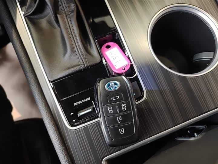 Фото 9 - Toyota Sienna