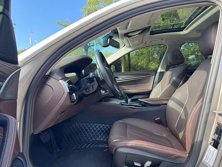 Фото 3 - BMW 5 Series