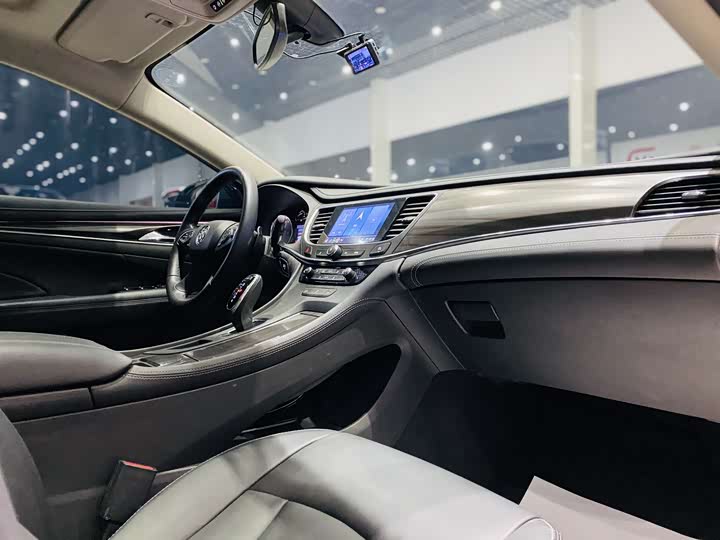 Фото 6 - Buick LaCrosse