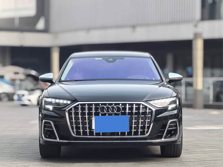 Фото 2 - Audi A8