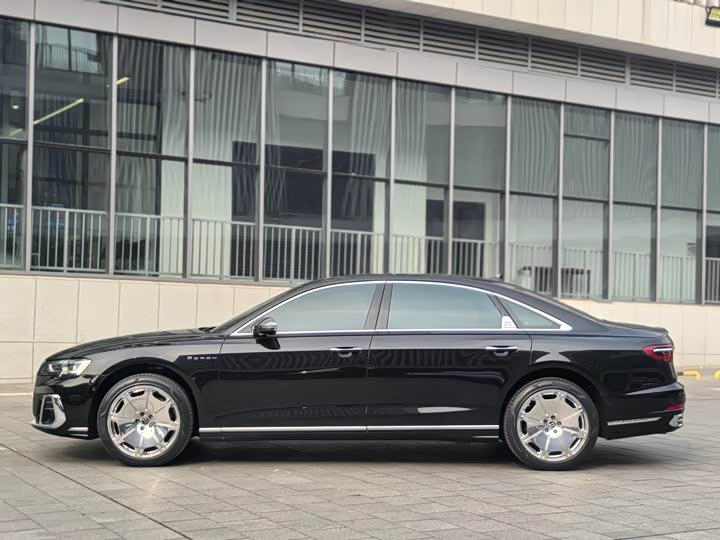 Фото 5 - Audi A8