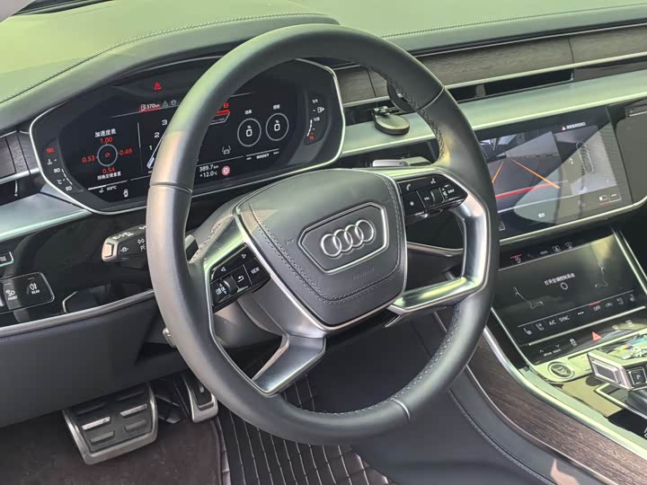 Фото 7 - Audi A8