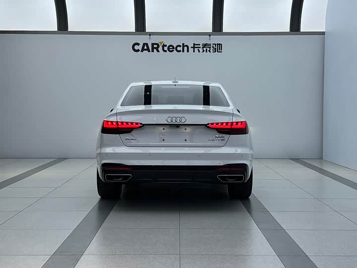 Фото 4 - Audi A4L