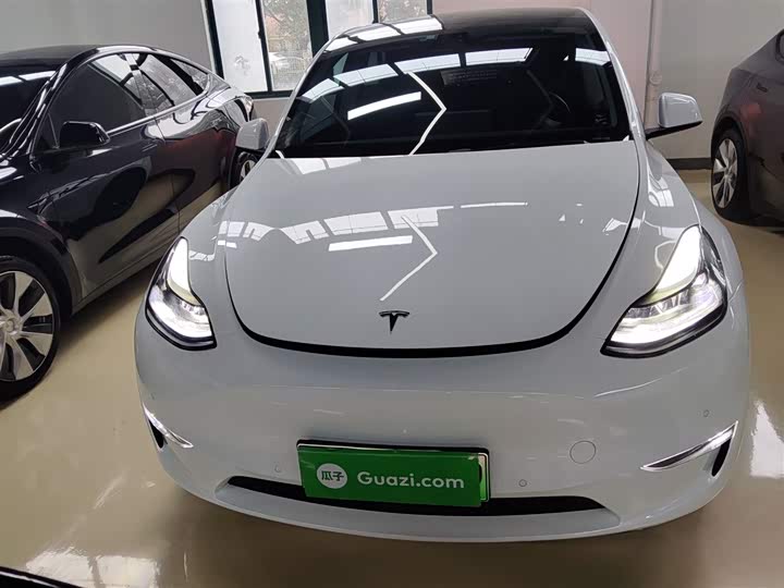 Фото 3 - Tesla Model Y