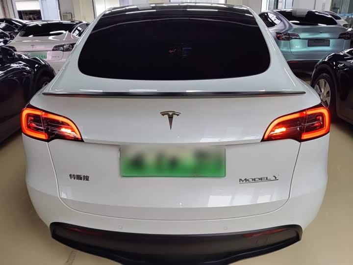 Фото 6 - Tesla Model Y