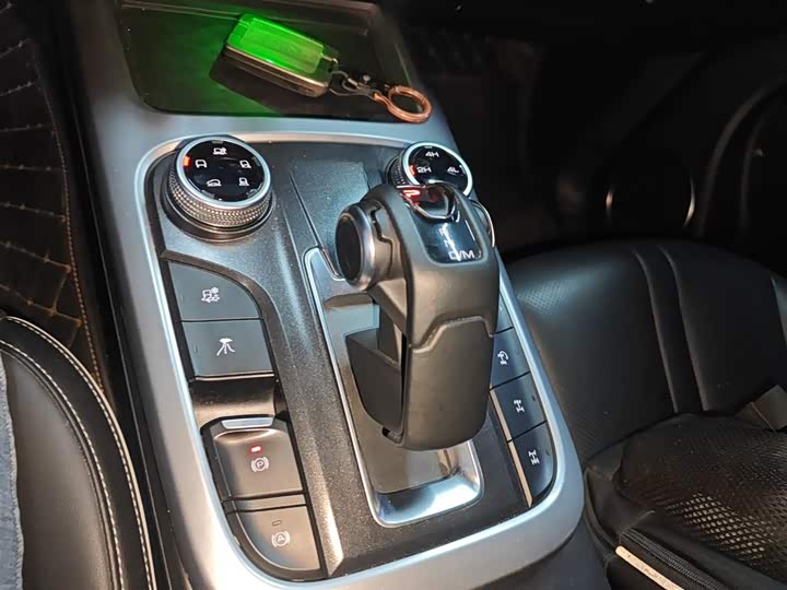 Фото 6 - Tank 300