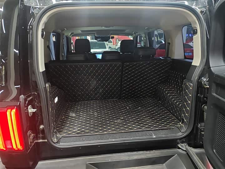 Фото 9 - Tank 300