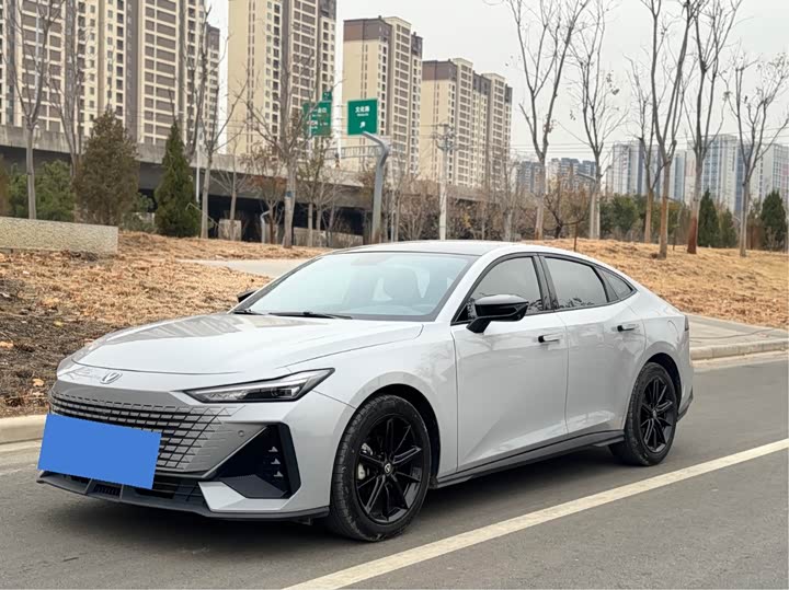 Фото 1 - Changan UNI-V