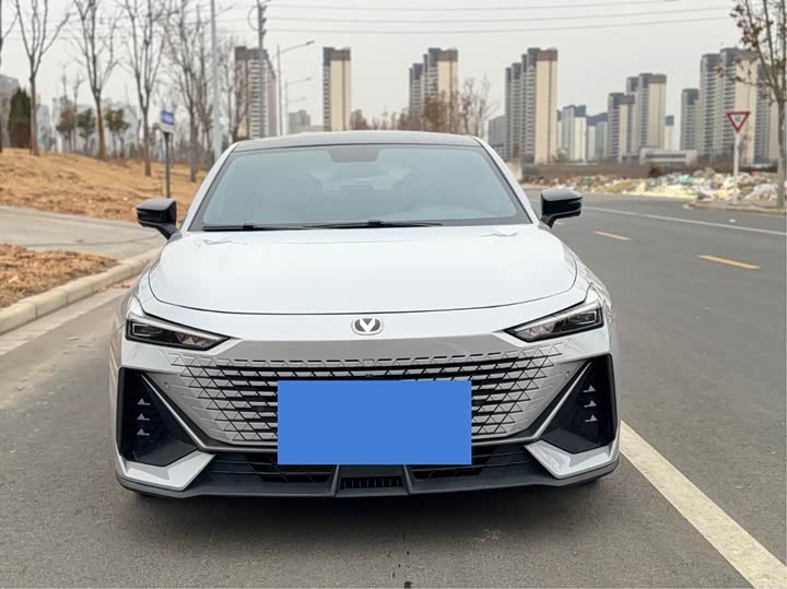 Фото 2 - Changan UNI-V