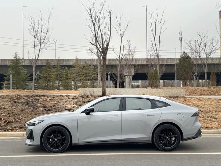 Фото 7 - Changan UNI-V