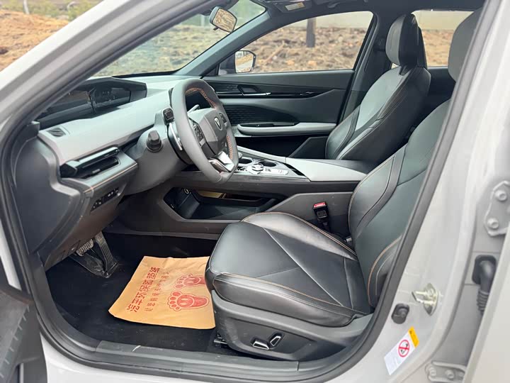 Фото 8 - Changan UNI-V