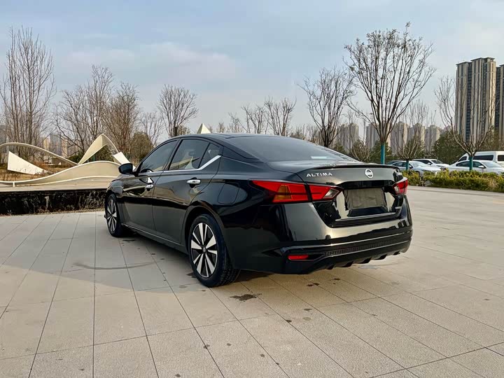 Фото 7 - Nissan Teana