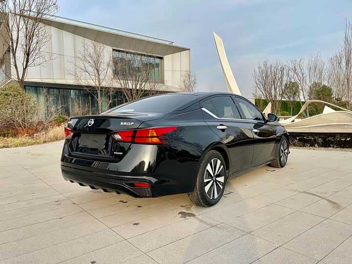 Фото 9 - Nissan Teana