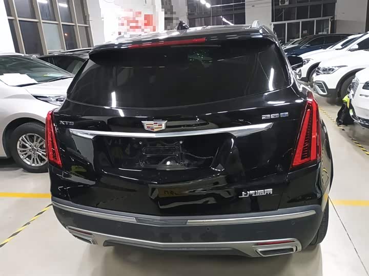Фото 6 - Cadillac XT5