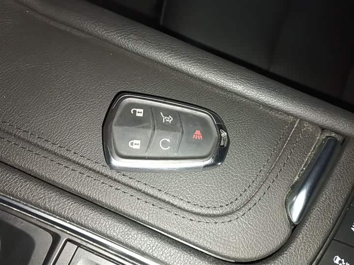 Фото 9 - Cadillac XT5