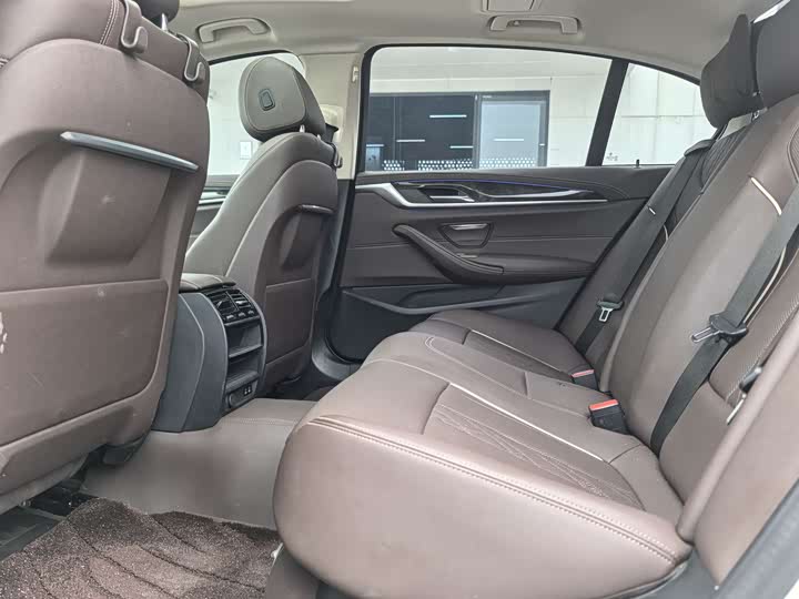 Фото 8 - BMW 5 Series