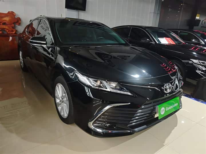 Фото 4 - Toyota Camry