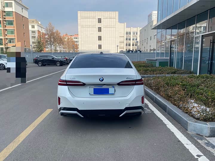 Фото 5 - BMW 5 Series