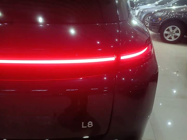 Фото 8 - LiXiang L8