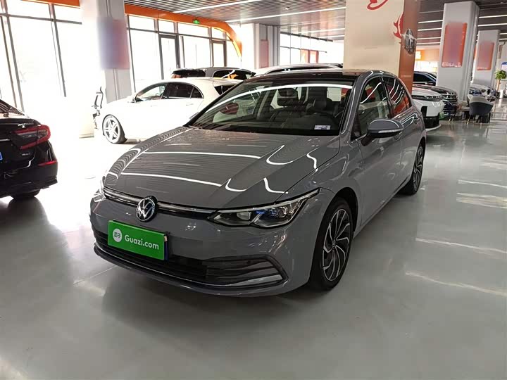 Фото 1 - Volkswagen Golf