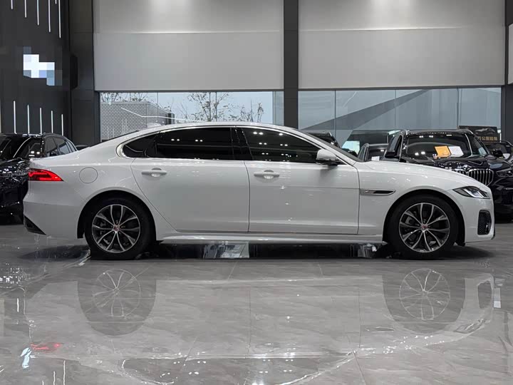 Фото 3 - Jaguar XF L