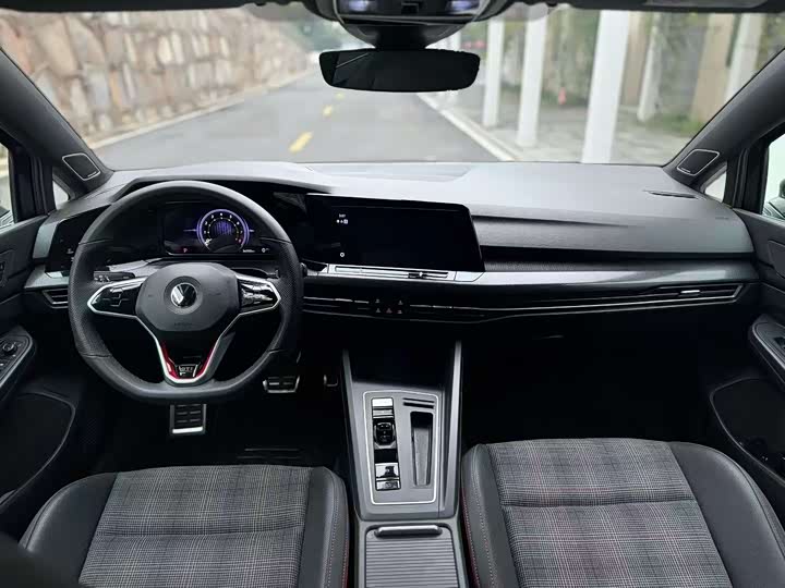 Фото 4 - Volkswagen Golf GTI