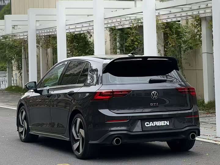 Фото 8 - Volkswagen Golf GTI