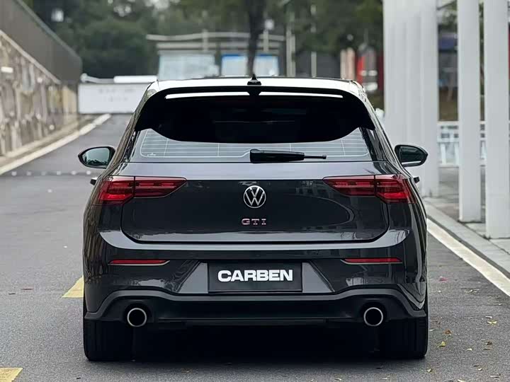 Фото 9 - Volkswagen Golf GTI