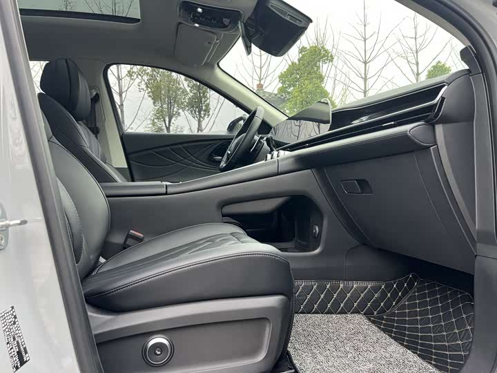 Фото 8 - Exeed RX