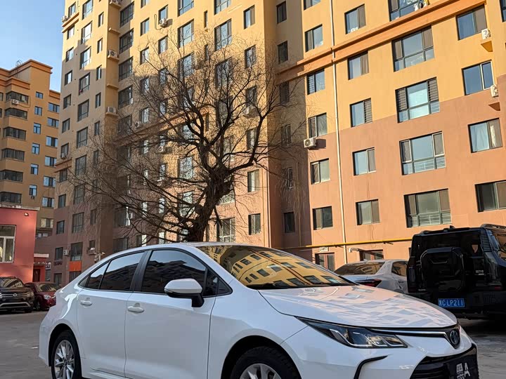 Фото 3 - Toyota Corolla