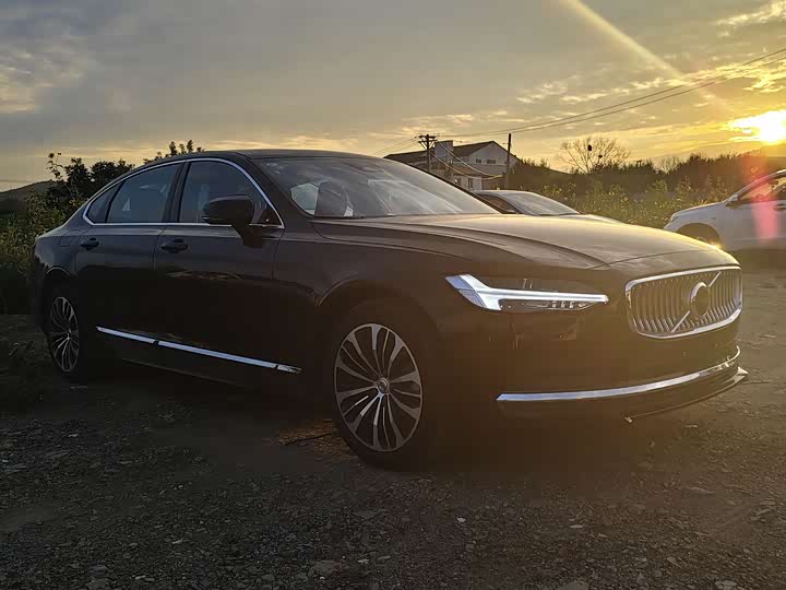 Фото 6 - Volvo S90