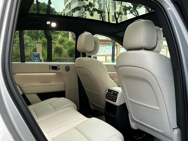 Фото 8 - LiXiang L6