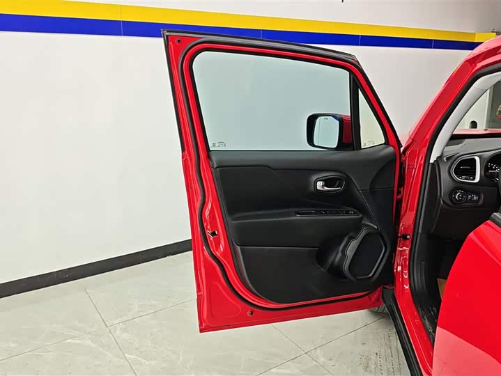 Фото 7 - Jeep Renegade