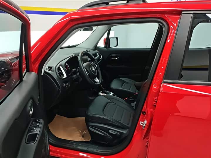 Фото 9 - Jeep Renegade