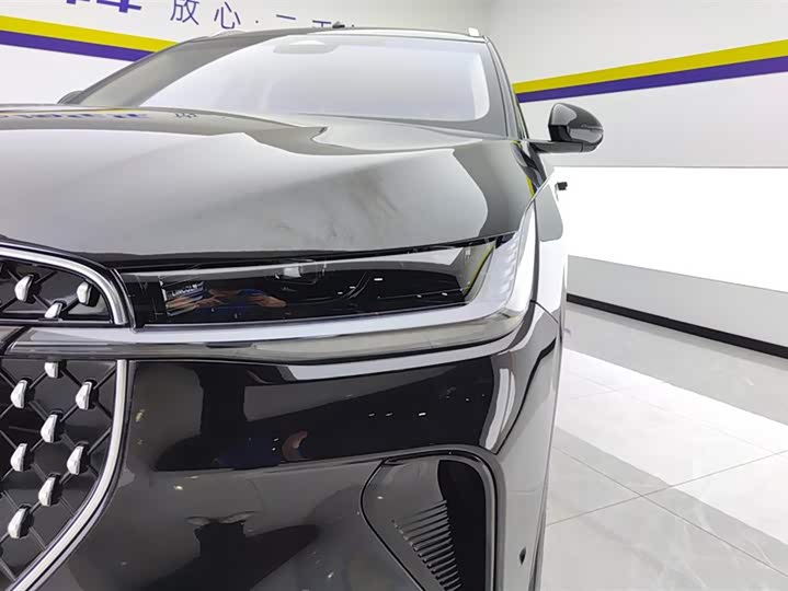 Фото 5 - Lincoln Nautilus