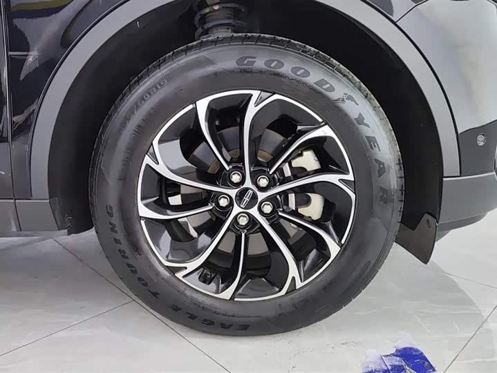 Фото 6 - Lincoln Nautilus