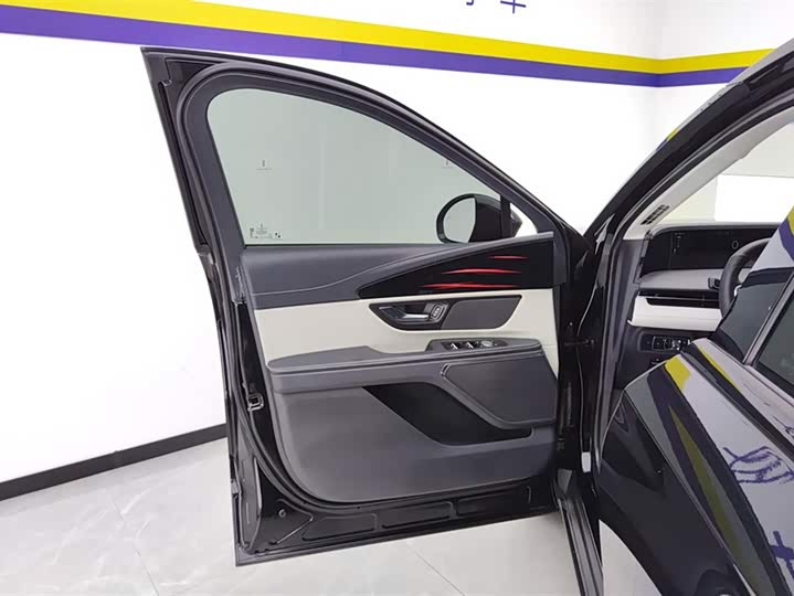 Фото 7 - Lincoln Nautilus