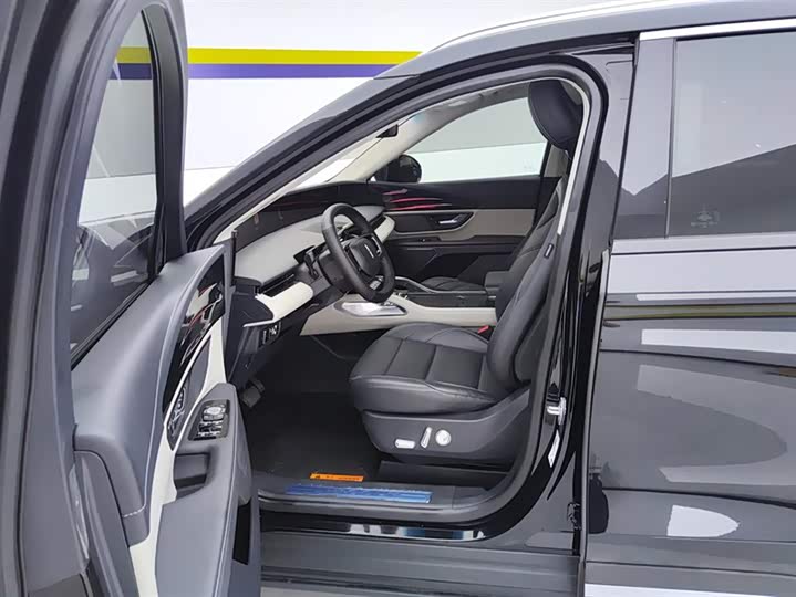 Фото 9 - Lincoln Nautilus