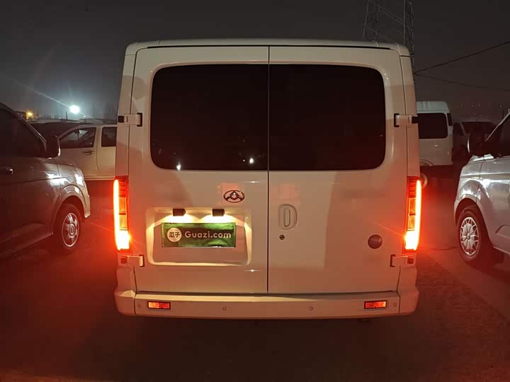 Фото 6 - Maxus V80