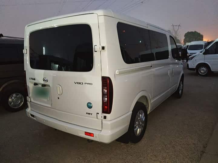 Фото 7 - Maxus V80