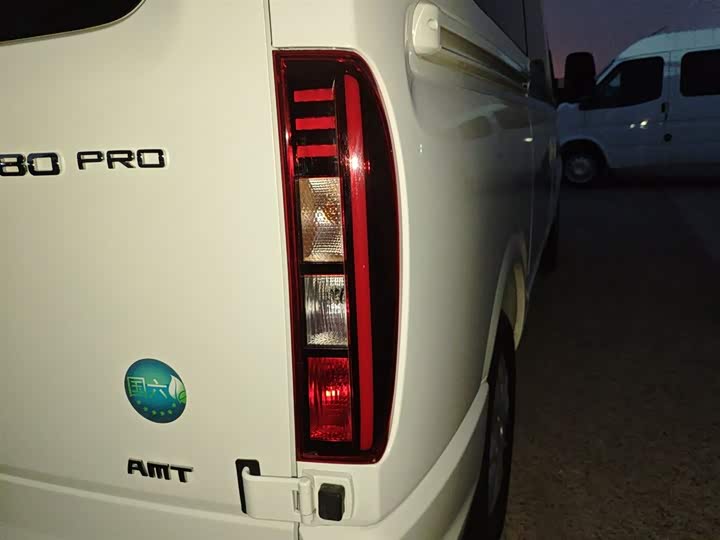 Фото 8 - Maxus V80