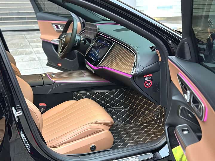 Фото 5 - Mercedes-Benz E-Class