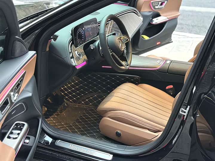 Фото 6 - Mercedes-Benz E-Class