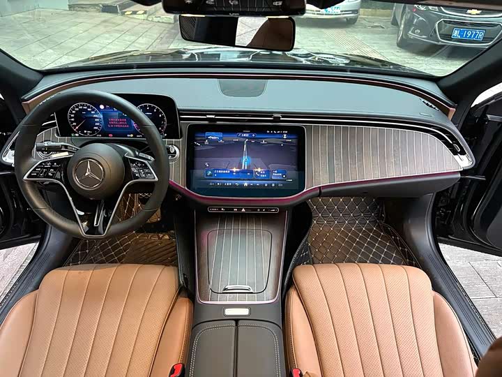 Фото 8 - Mercedes-Benz E-Class