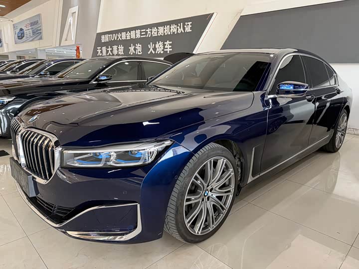 Фото 2 - BMW 7 Series