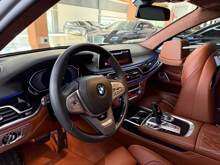 Фото 4 - BMW 7 Series