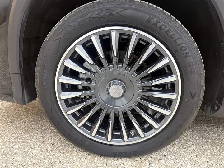 Фото 6 - Geely Okavango L